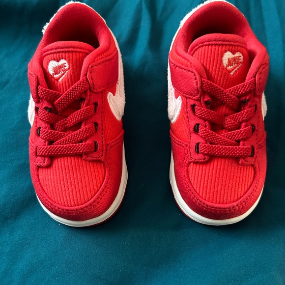 Nike Dunks - Picture 3 of 4